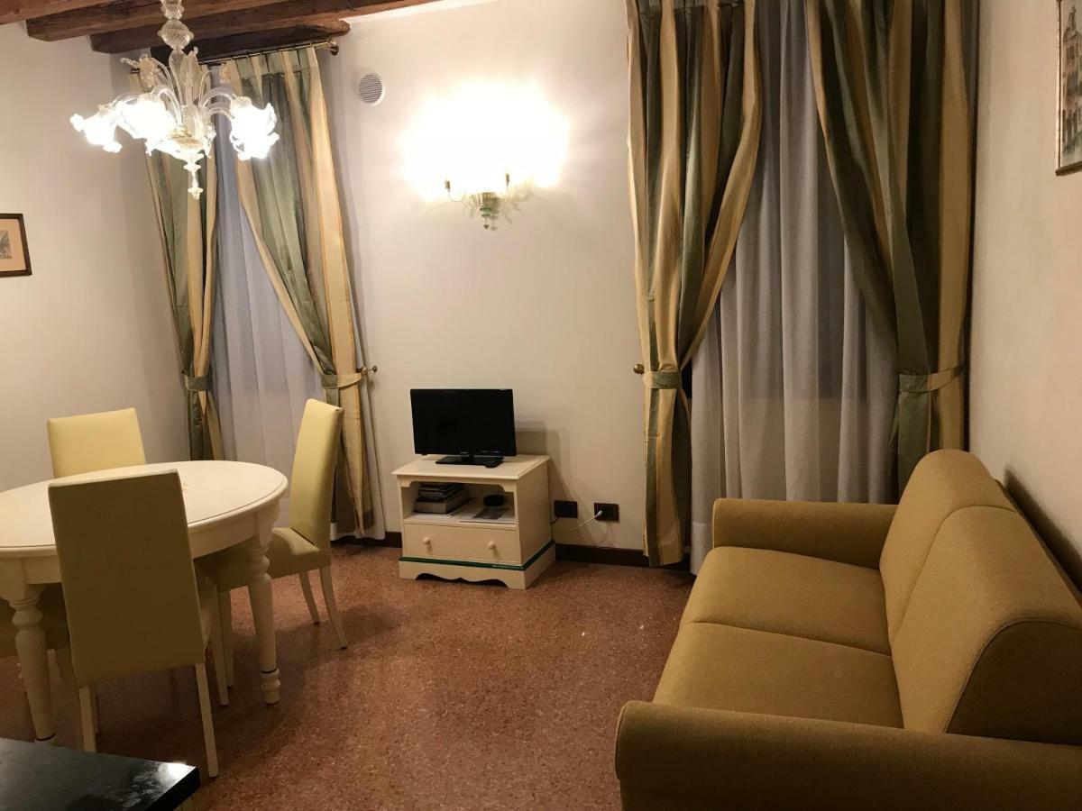 Classic Three Minutes From St Marc'S Square Apartment Venice Exterior photo